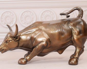 ウォールストリート・ブルのブロンズ像：富の象徴（20 x 31 cm