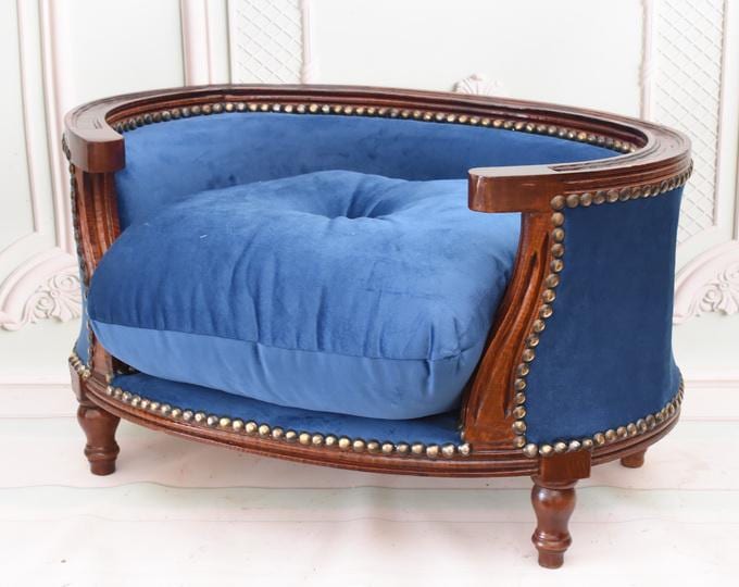 Vintage-Style Pet Sofa Bed — Wooden Frame with Fabric Cushion, Comfortable Dog & Cat Bed, Elegant Home Pet Furniture