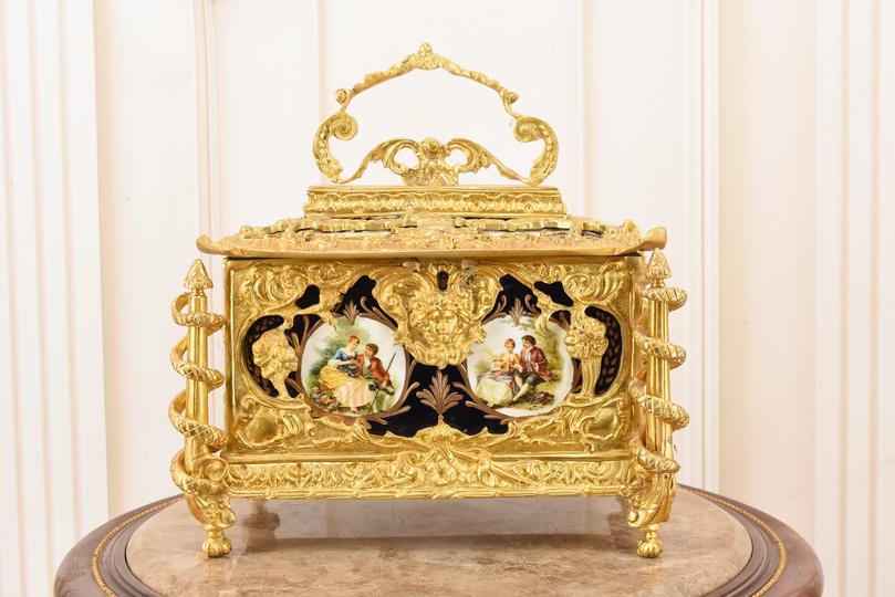 gallery photo