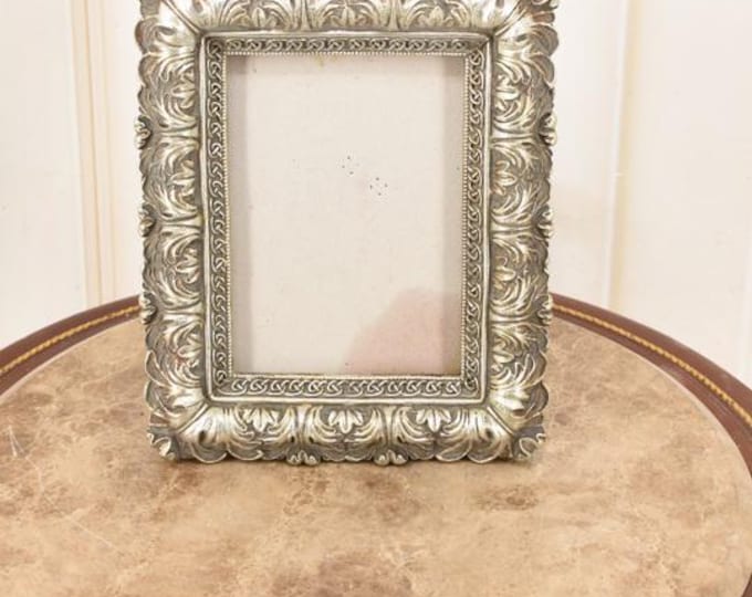 Vintage Silver Photo Frame – Elegant Picture Frame – Classic Home Decor