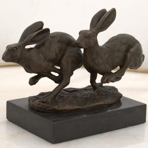 Bronze Running Hares Figurine – Elegant Bronze Rabbit Statue with Foundry Mark – Unique Gift Idea for Home Decor & Collectors