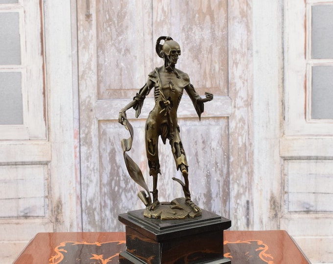 Memento Mori Bronze Sculpture - Skeleton Last Goodbye - Skeletton in Tattered - Abstract Statue on Marble Base - Unique Gift