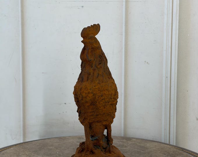Vintage Cast Iron Rooster Figure - Rustic Garden Statue - Farmhouse Outdoor Decor - Decorative Cockerel Ornament