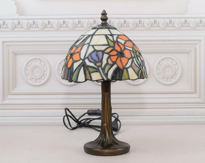 Tiffany Style Table Lamp - Flower Stained Glass - Bedside Lamp - Office Lamp - Home Decor - Gift Idea for Birthday, Office, Boss