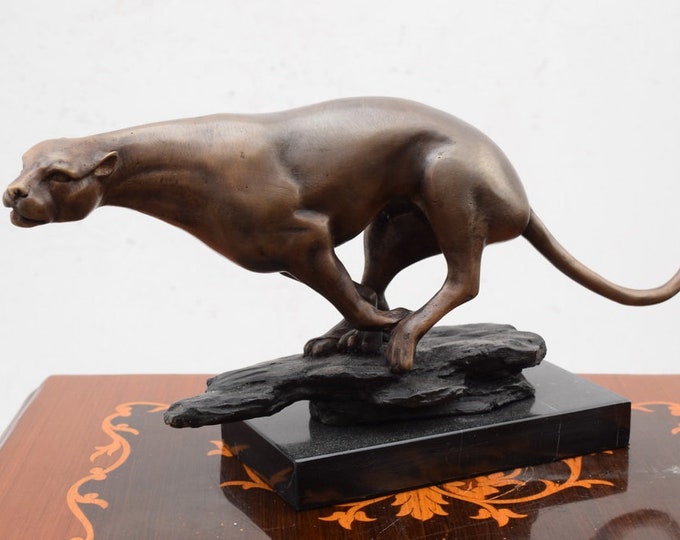 Speeding Cougar Bronze Sculpture on Marble Base - Realistic Bronze Statue - Panther Jaguar Statue - Luxury Gift -