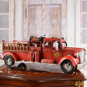 Revell Maquette camion de pompier américain : Mack Fire Pumper pas cher 