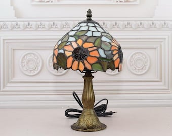 Flower Stained Glass Table Lamp -  Bedside Lighting 
