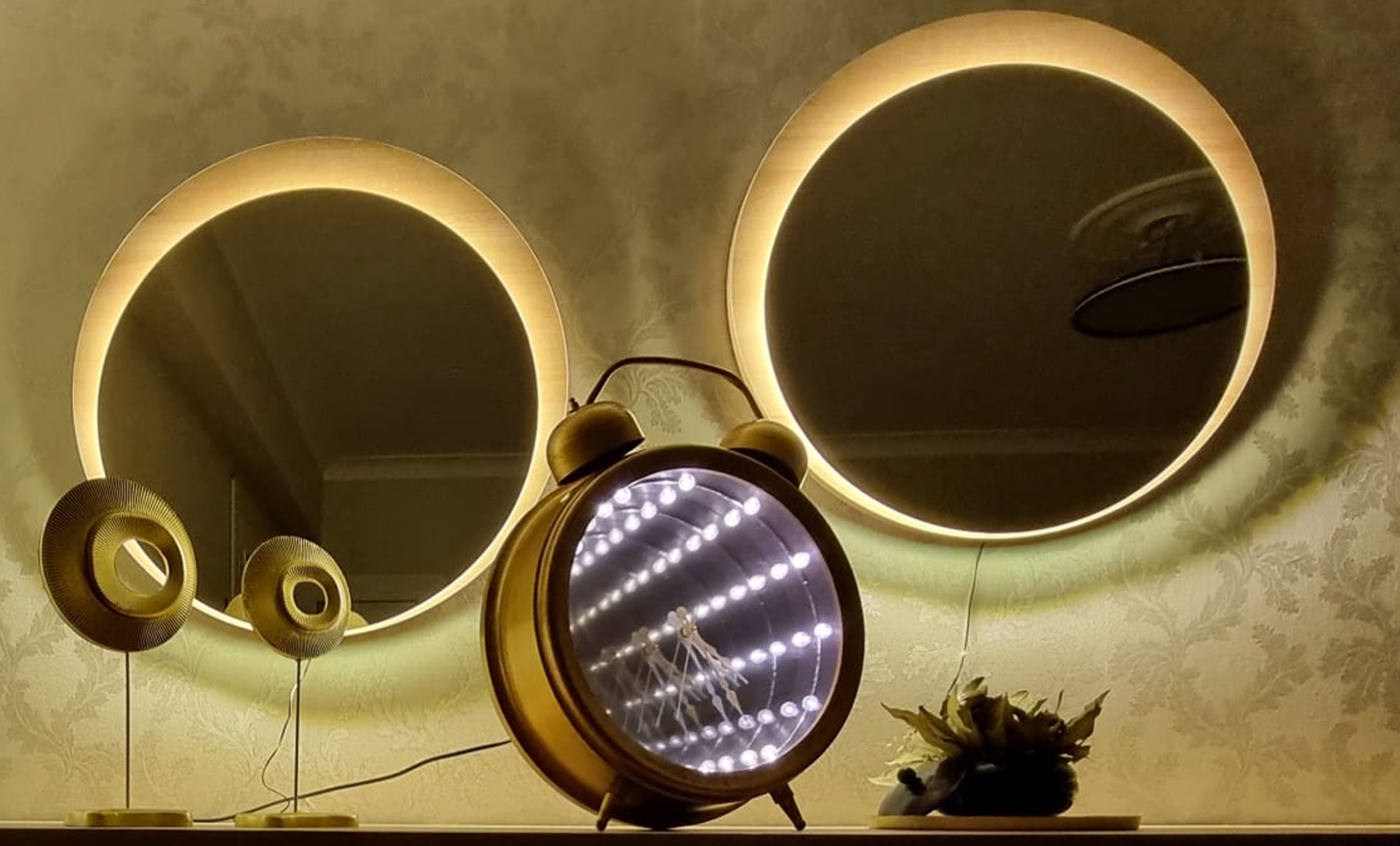 RGB Mirror Clock, Infinity Effect, Wall Clock and Desktop Clock Round