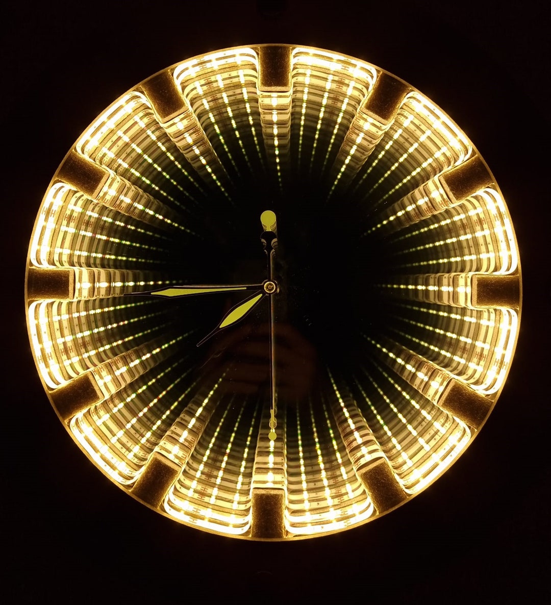 RGB Mirror Clock, Infinity Effect, Wall Clock, Led Clock, Analog Clock ...