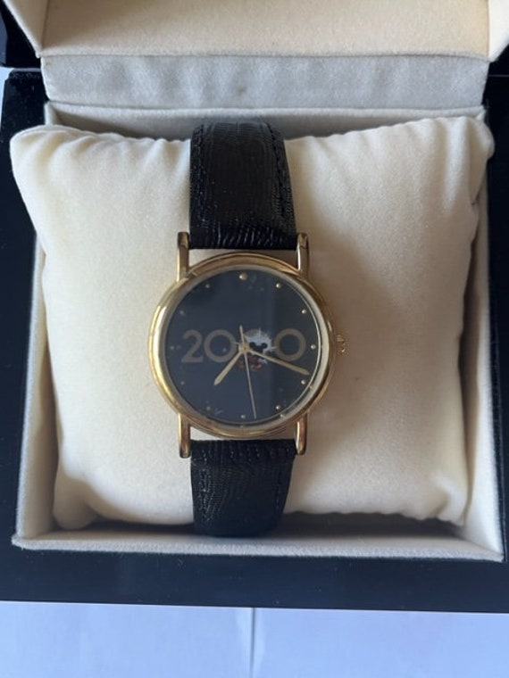 Disney Mickey Mouse Commemorative 2000 Millenium Wrist Watch 