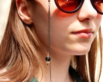 Clover Sunglasses Chain: Gold & Black Glasses Holder