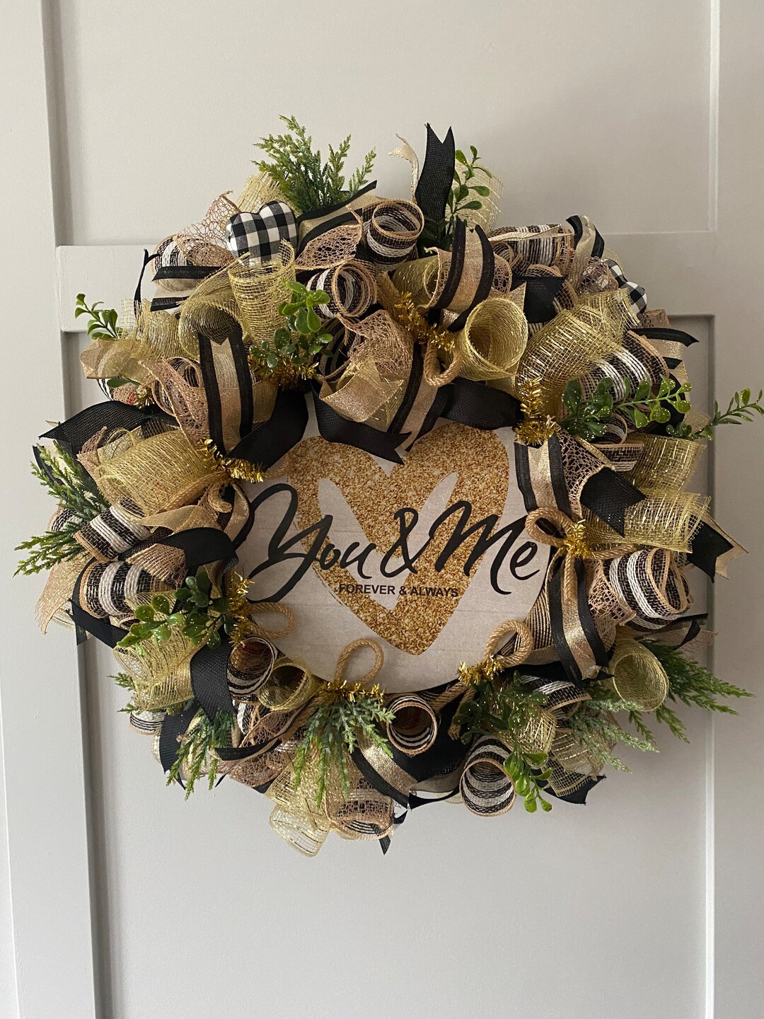 Valentine Wreath, Deco Mesh Wreath Black and Gold, Valentine, Heart