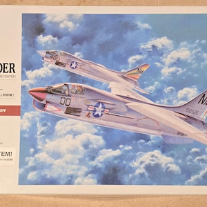 2003 ハセガワ F-8E クルセイダー 1/48 PT25 ボーナス キャリア デッキ セクション付き NIB