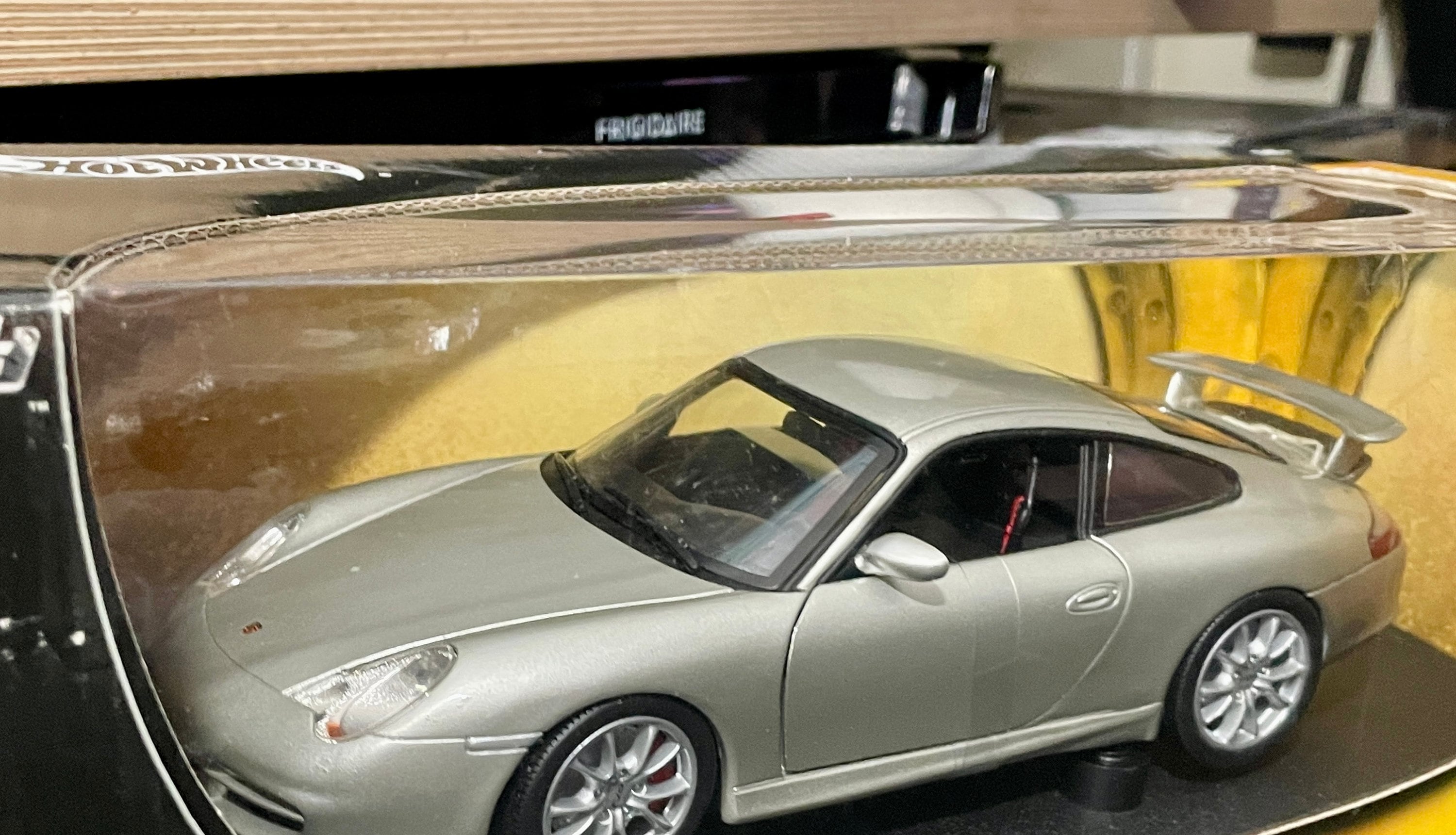ミニカー Hot Wheels Porsche GT3 1:18 Hot Wheels Gold Edition Silver Porsche GT3 1:18 Scale Mattel