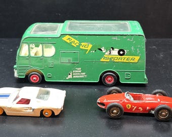 Vintage 1966 Official Matchbox Collectors Case No. #41 in Blue