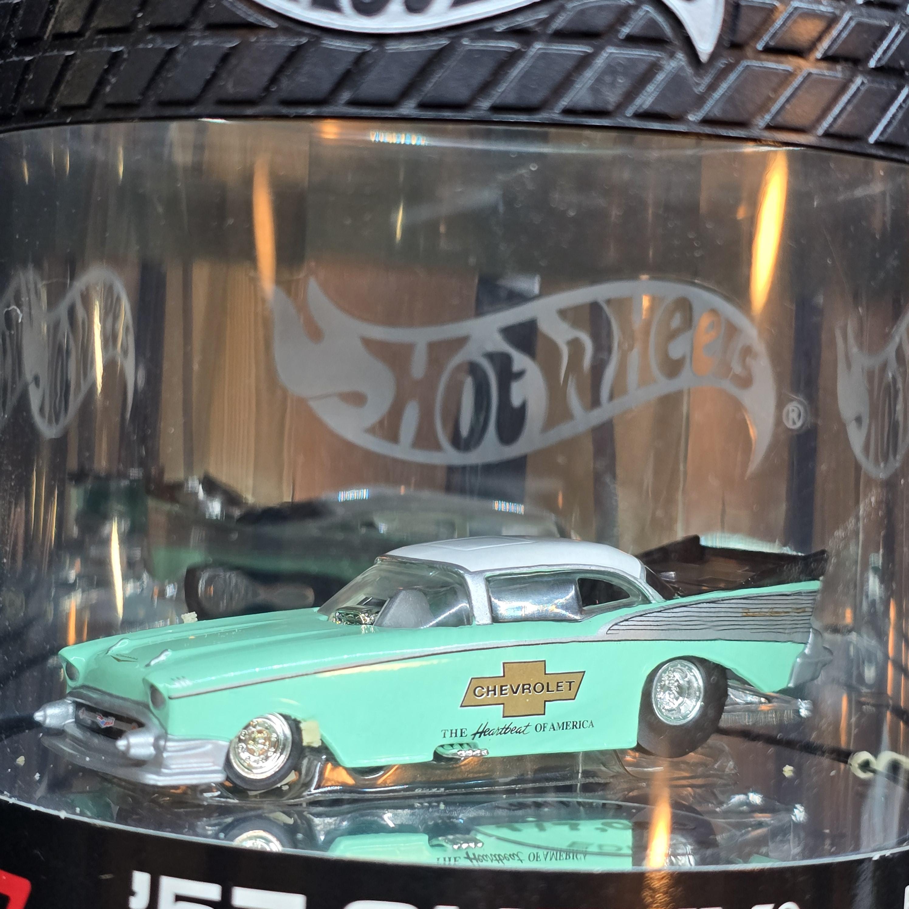 Voiture Miniature Hot Wheels - Chevrolet 1957, Modèle 27072, Neuve Sous Carte