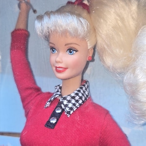 Vtg 1997 AAFES Special Edition Ponytails Barbie Doll #18141 NIB