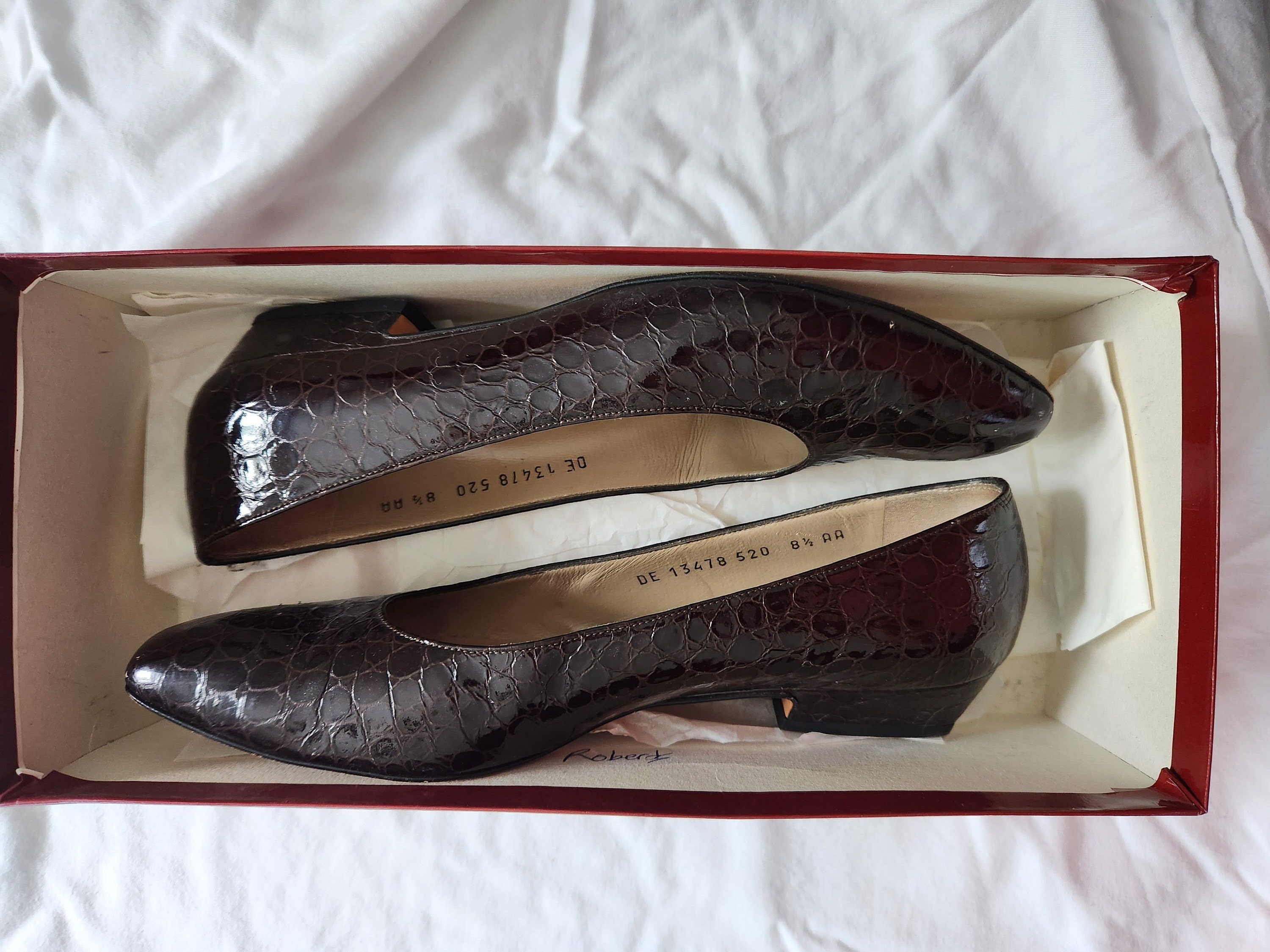 Salvatore Ferragamo Boutique Womens Size 8 1/2 AA Shoes W/bow