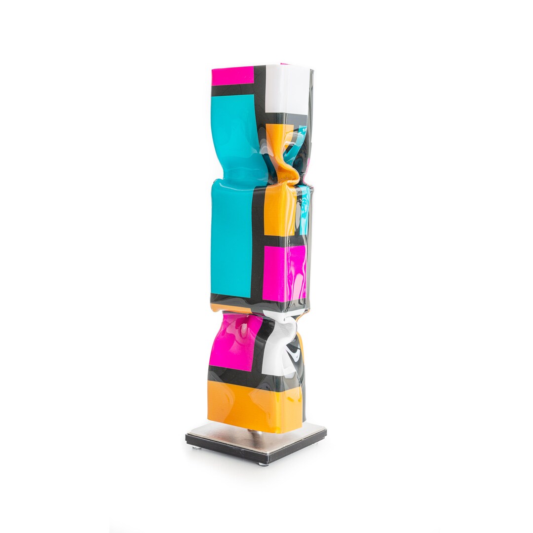piet-mondrian-ii-tribute-to-pop-art-statue-candy-artwork-by-van-hassel