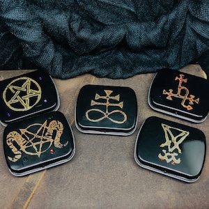 Small hand-painted empty tin with pentagram, Lilith, Lucifer, Leviathan, Satanic horns, mini pocket witch box, occult