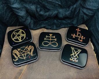 Small Box Hand Painted Empty Pentagram Pentagram Pentagram Pentacles Lilith Lucifer Leviathan Satanic Horns Mini Pocket Witch Witch Box Occult
