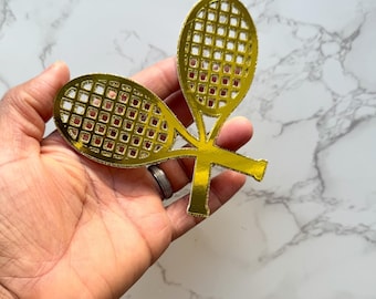 Tortenaufsatz in Form eines Tennisschlägers: Tortenaufsatz mit Tennismotiv