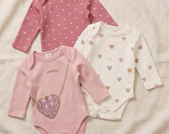 Ensemble de 3 bodies pour bébé fille | Bodies en coton à manches longues | Imprimé léopard et cœurs de princesse | Cadeau de naissance | Body bébé rose poudré