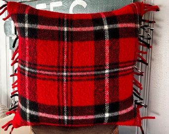 Holiday Tartan / Plaid Pillow Cover made from Vintage Blanket