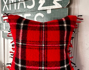 Holiday Tartan / Plaid Pillow Cover made from Vintage Blanket