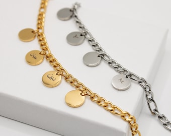 Personalisiertes Gravur Armband in gold, silber, Armkette mit Buchstaben Plättchen, Namensarmband, personalisiertes Geschenk für Frauen