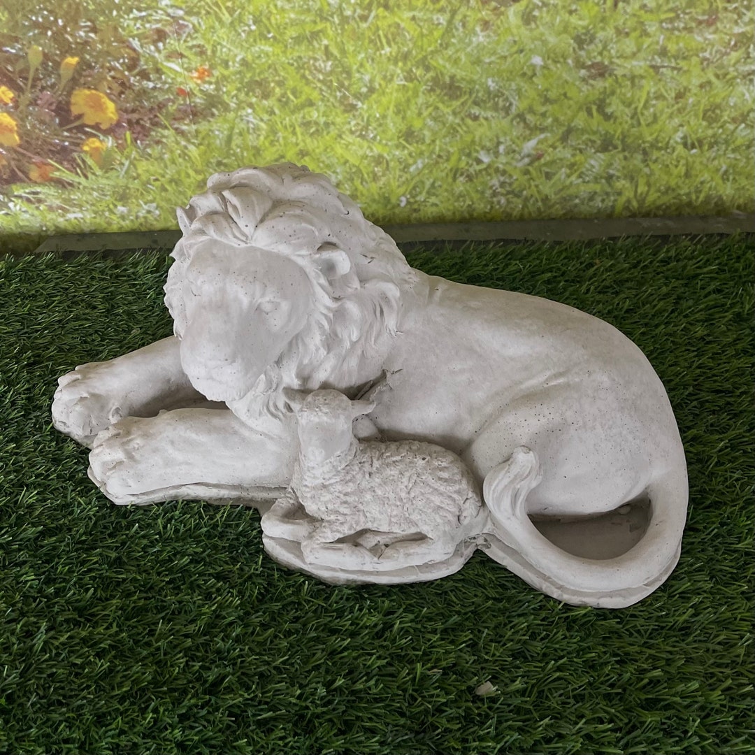 Lion & Lamb Statue Sterling Statuary Handmade Brand New Solid Concrete