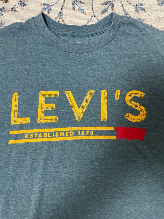 Vintage Men's Levi's T-Shirt (Size L) - image 3