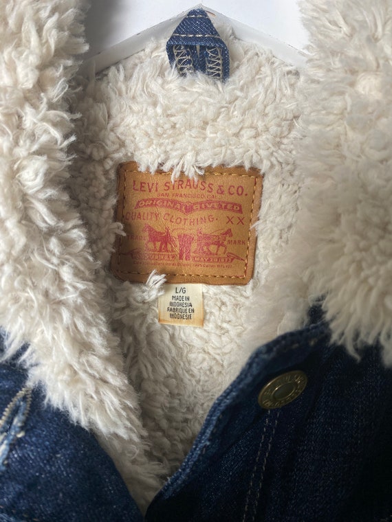 Vintage Levi's Sherpa-Lined Denim Jacket – Size L… - image 2