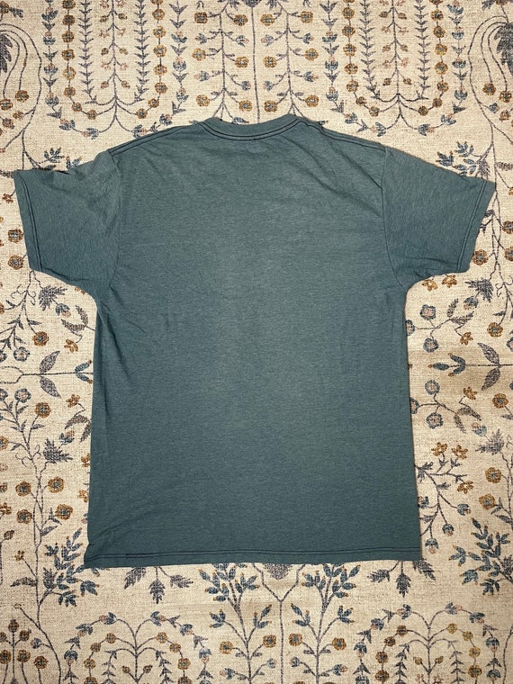 Vintage Men's Levi's T-Shirt (Size L) - image 4