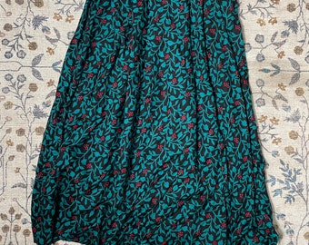 Vintage David Brooks Women's Green Leaves & Red Berries Midi Skirt (Size 8)