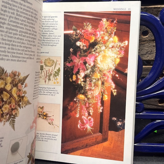 ARRANGING FLOWER ARRANGING スタイルブック Flower Arranging, Malcom Hillier Vintage Design Handbook Soft