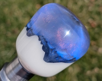 Pomo de palanca de cambios - Satori Blanco Imitación de Madera de Raíz / Cromo Azul / Perla Roja - Rosca Universal (LEER DESCRIPCIÓN)