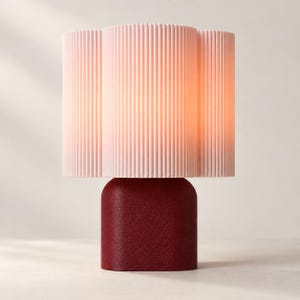 Moderne 3D-gedruckte Tischleuchte, farbenfrohe skulpturale Nachttischlampe, individuell anpassbare Farbbeleuchtung, Alva (E27)