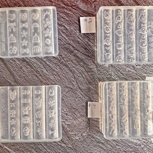 Moldes de silicona transparente en miniatura para decoración de uñas - 4 opciones - Prendas de punto, Caras de perro, Flores/Oso de peluche, País de las Maravillas, espeluznante