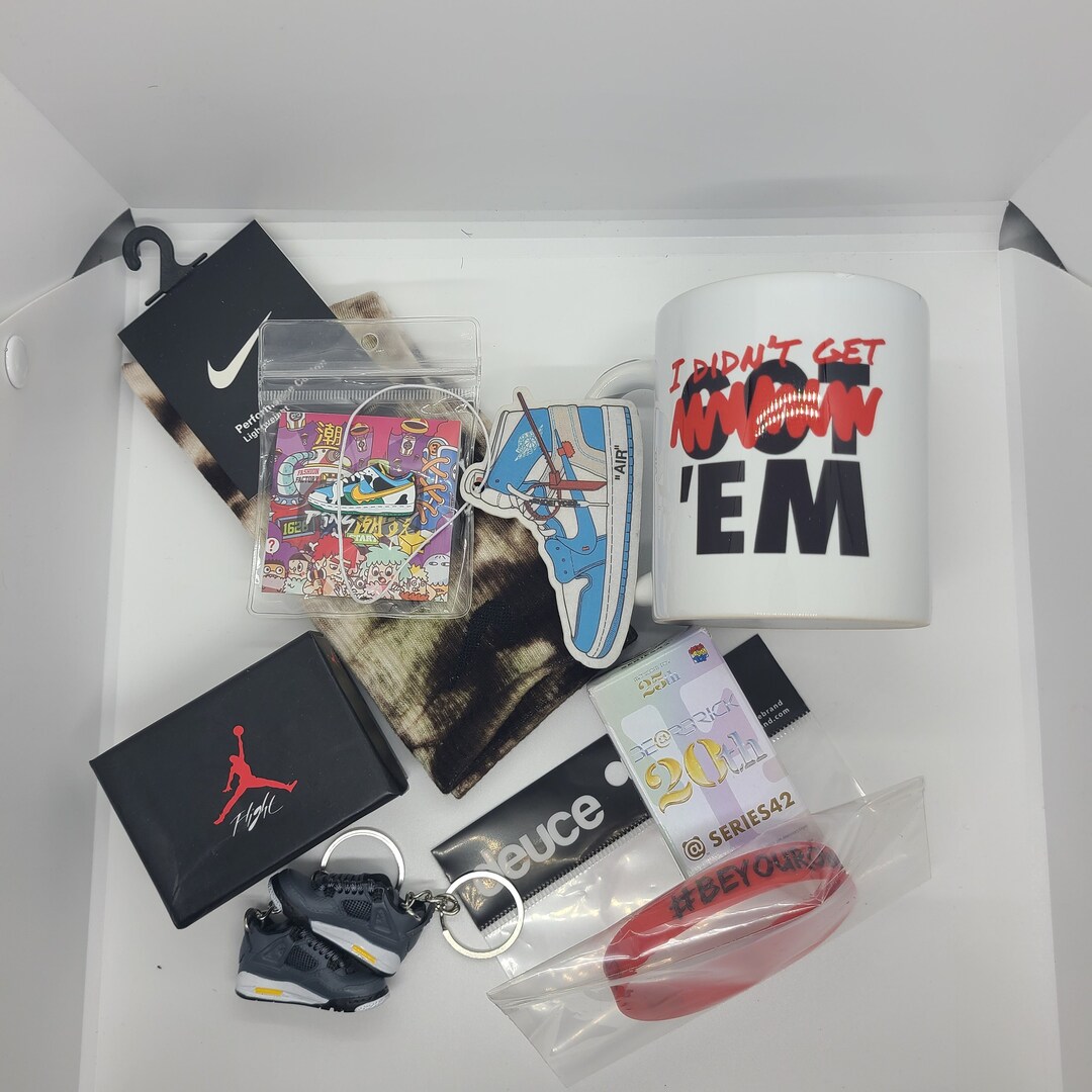 sneakerhead subscription box