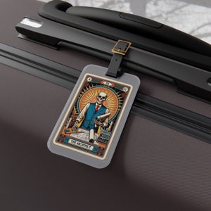 Etiqueta de equipaje con carta del Tarot del arquitecto: accesorio de viaje exclusivo para diseñadores y constructores: identificación de equipaje perfecta para arquitectos y mentes creativas
