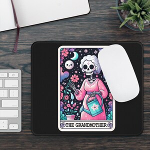 Tapete de mouse antiderrapante para cartas de tarô da avó | Decoração aconchegante para mesa de escritório | Presente exclusivo para tapete de mesa inspirado em tarô da avó, acessório para o dia das mães