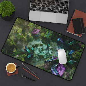 Grüne Crystal Forest Map XL erweitertes Mauspad | Schreibtischunterlage | Enchanted Gaming Map für PC D&D | Nerdy Schreibtisch Dekor Dungeons Geschenk