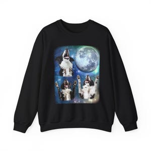 Border Collie Howling at Moon Sweatshirt | Vintage Dog Lover Pullover Sweater | Funny Border Collie Apparel Gift for Dog Owners