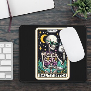 Mouse Pad antiderrapante Salty B Tarot Card | Decoração de mesa de escritório atrevida Piada de amigos sarcásticos | Tapete de mesa inspirado em tarô | Acessório de mesa humorístico