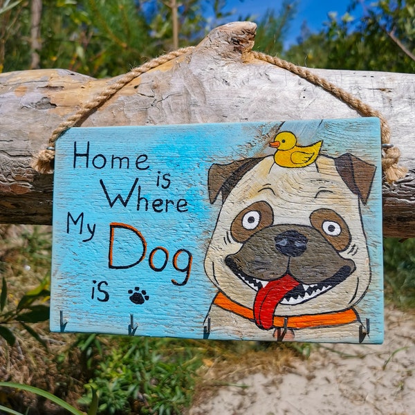 Home is where my dog is | Driftwood hanger display for keys, jewelry or other small accessories | Beach wall decor | Coastal art