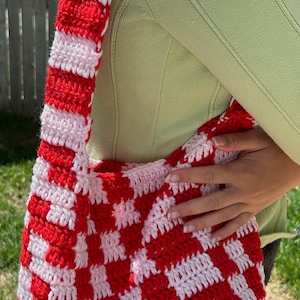 Valentine Checkered Crocheted Purse