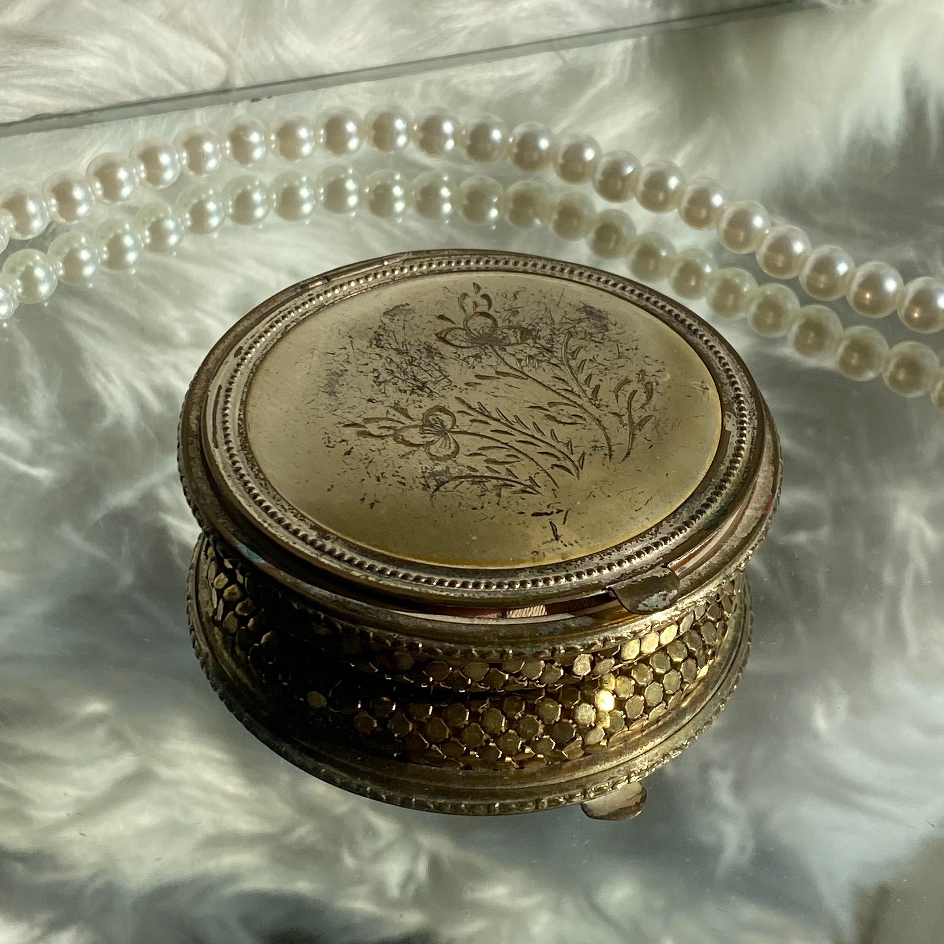 Vintage 1940s Powder Compact W Mesh Bottom Makeup Mirror - Etsy