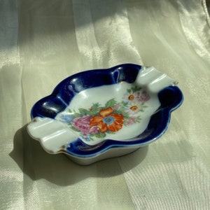 Vintage 1960s Cobalt Blue Painted Floral Ashtray // Ceramic Gold Trim Trinket Dish Pink Rose