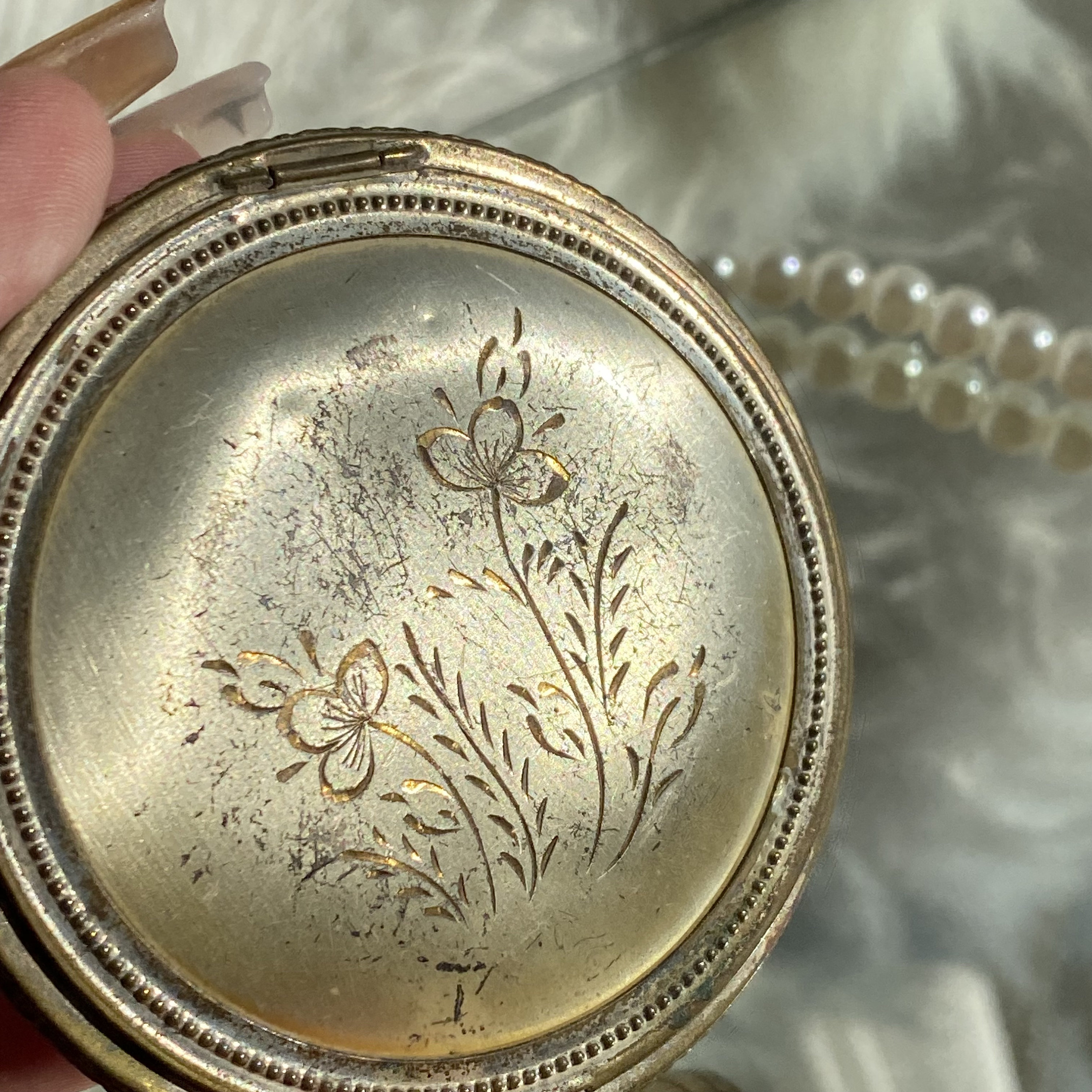 Vintage 1940s Powder Compact W Mesh Bottom Makeup Mirror - Etsy